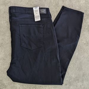 NWT Signature Levi Strauss Simply Stretch Mid-Rise Skinny Jeans, black